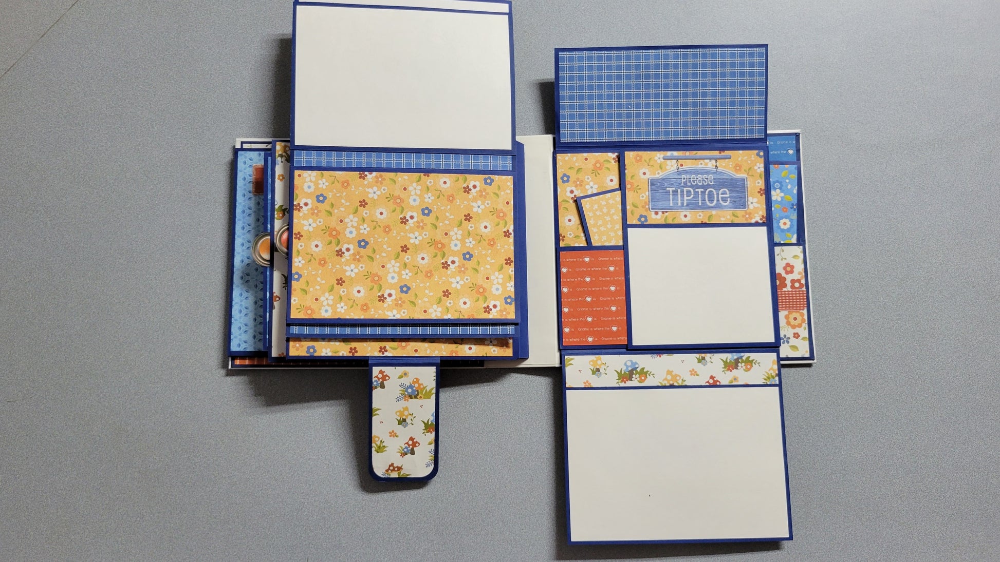 Gnome Place Like Home Scrapbook Album.