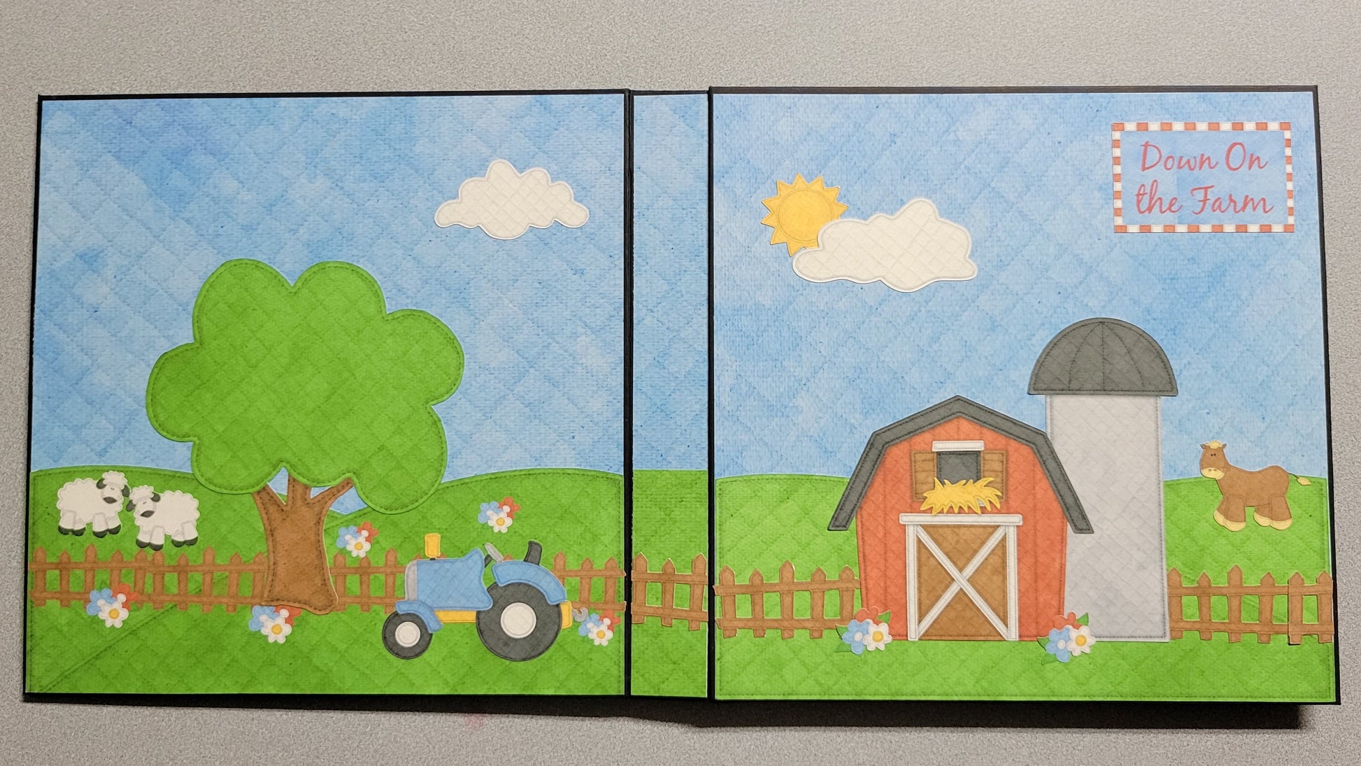 Down on the Farm Photo Album front and back cover.