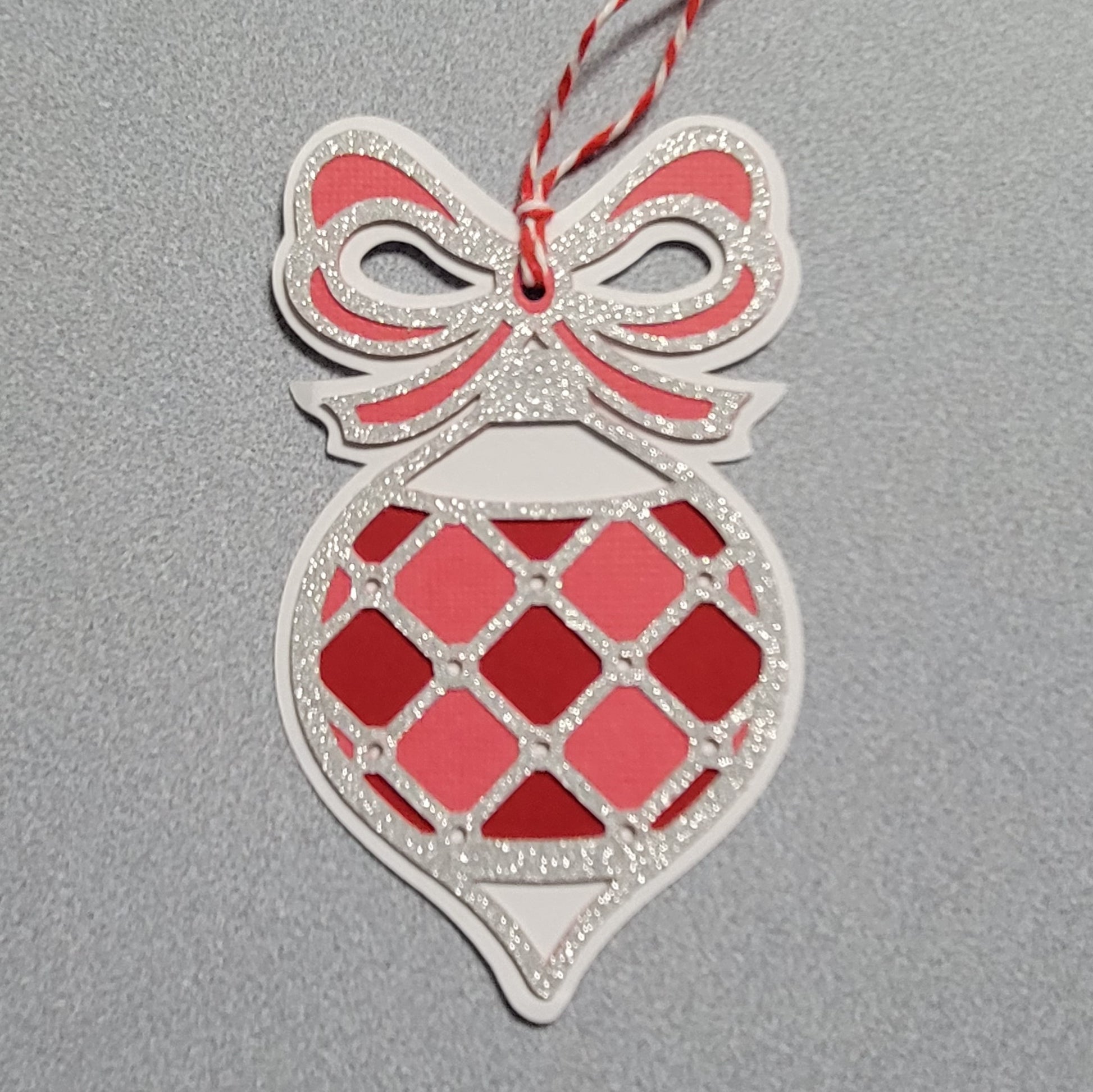 Red and silver ornament gift tag.